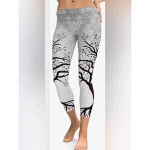 Gearbunch Women’s Black & White Tree Print Leggings